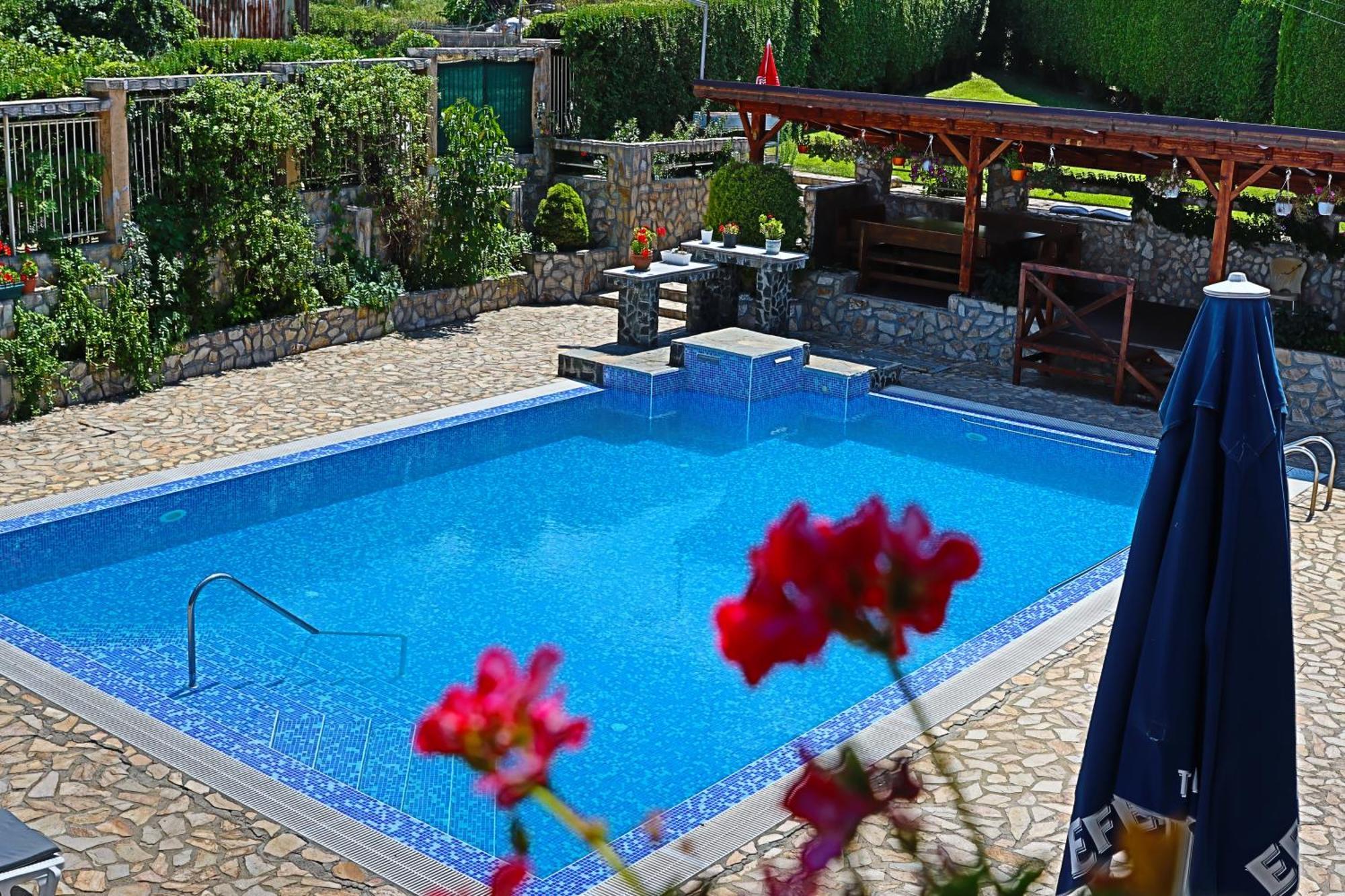Holiday House Kubrat Sapareva Banya Buitenkant foto