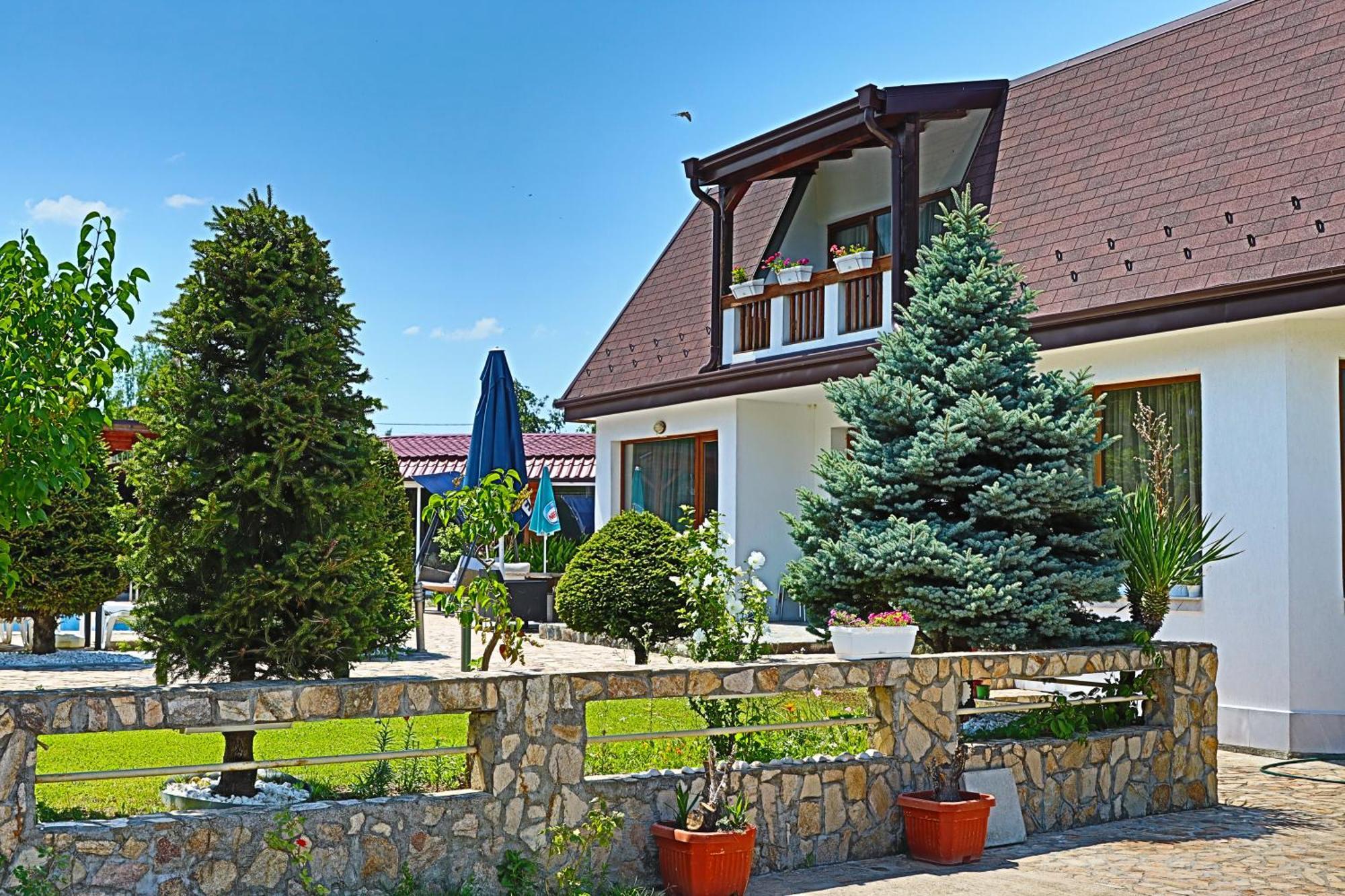 Holiday House Kubrat Sapareva Banya Buitenkant foto