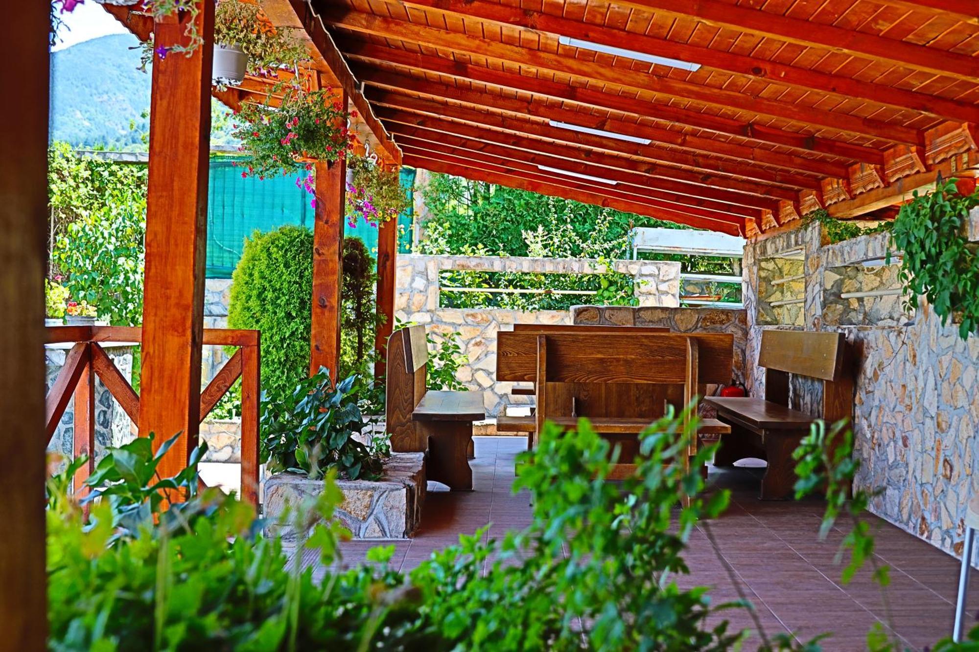 Holiday House Kubrat Sapareva Banya Buitenkant foto