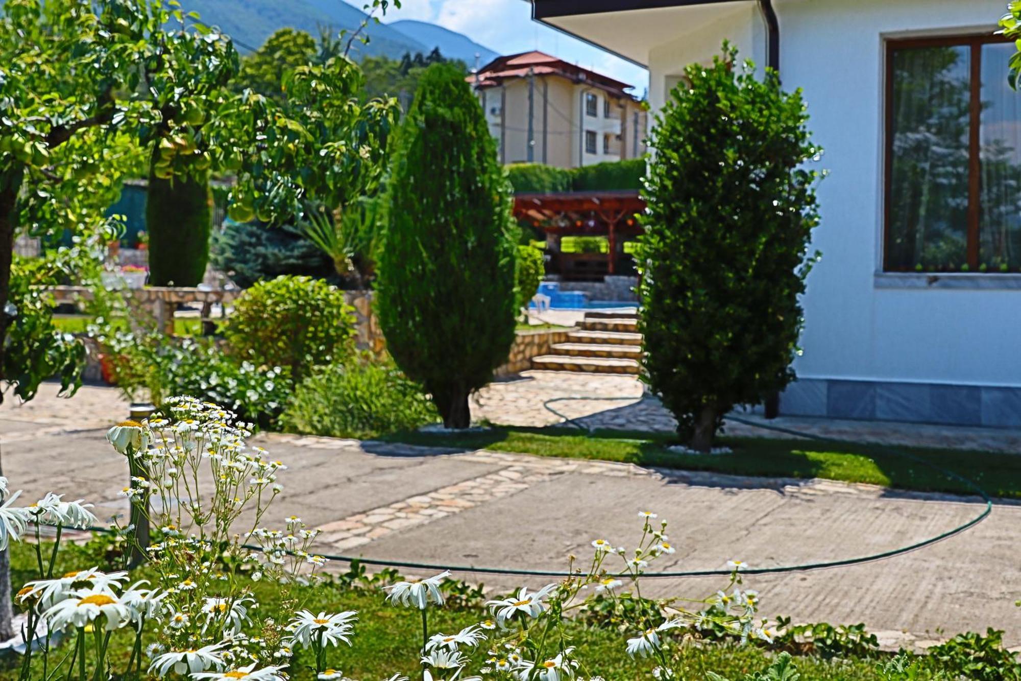 Holiday House Kubrat Sapareva Banya Buitenkant foto