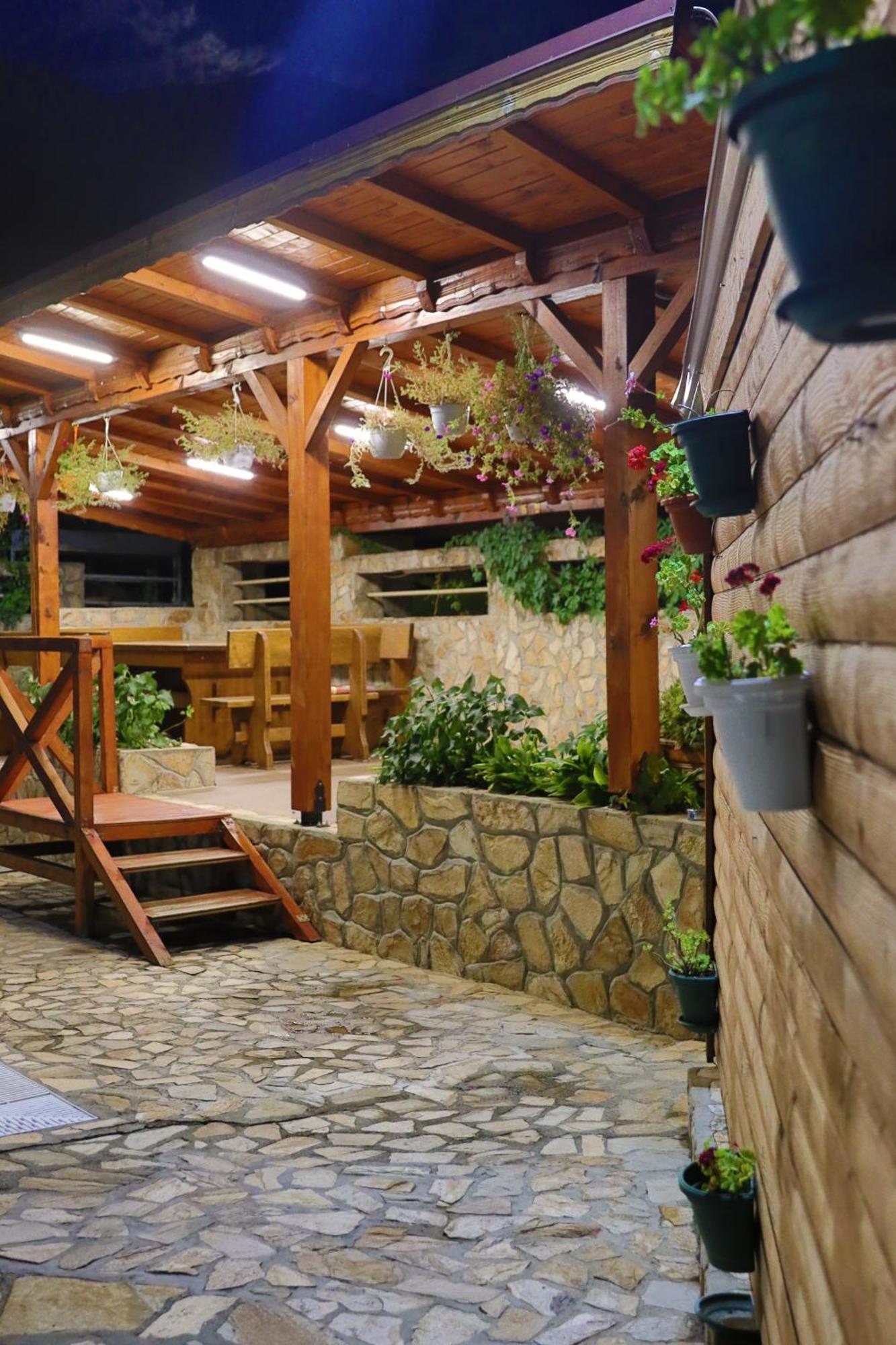 Holiday House Kubrat Sapareva Banya Buitenkant foto