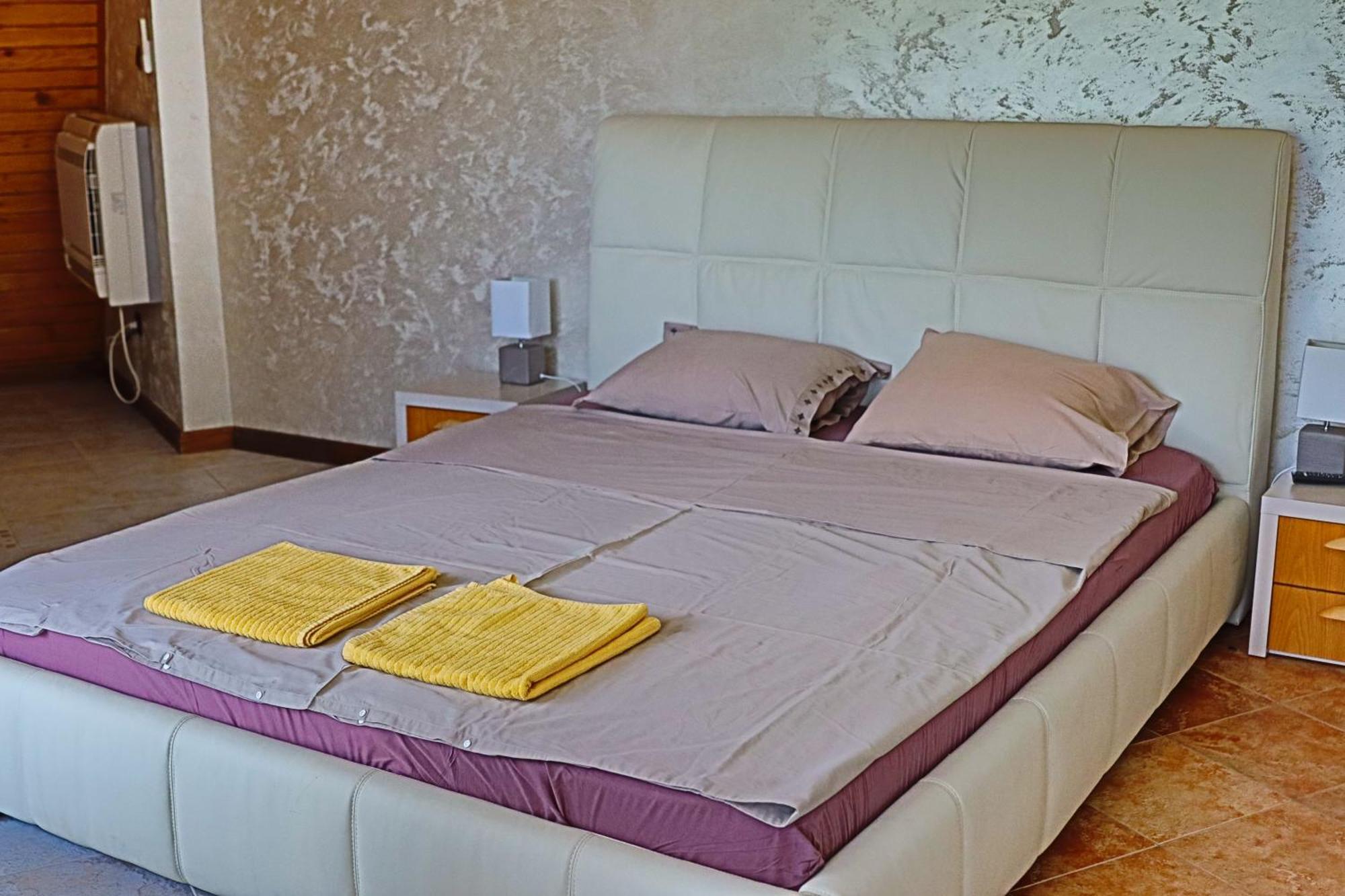Holiday House Kubrat Sapareva Banya Buitenkant foto